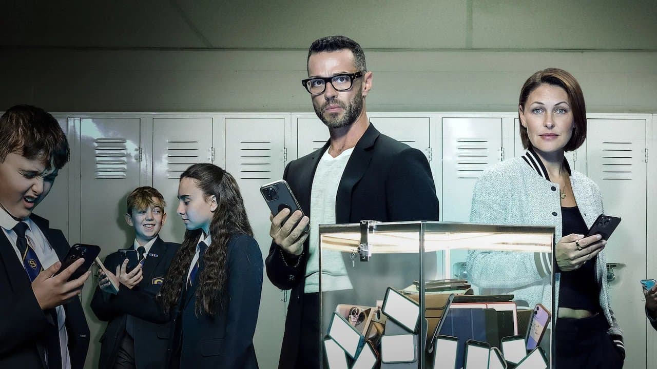 Swiped: The School That Banned Smartphones
