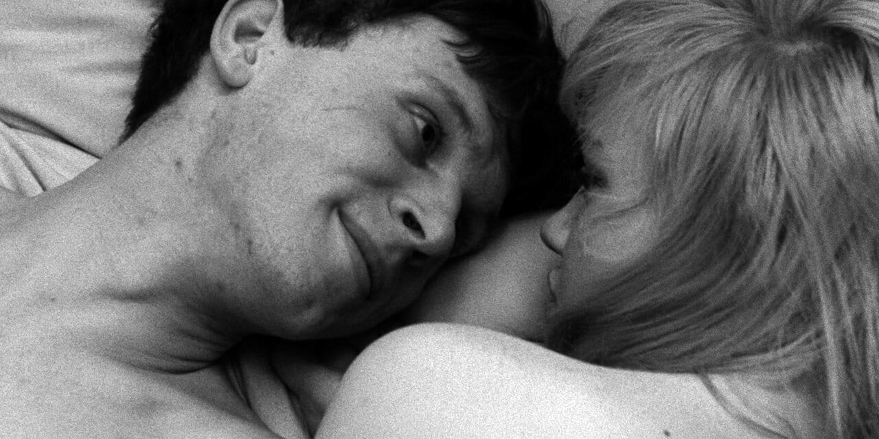 The Loves of a Blonde backdrop