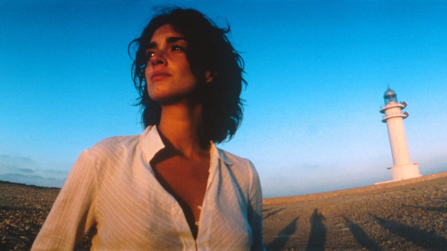 Sex and Lucía backdrop