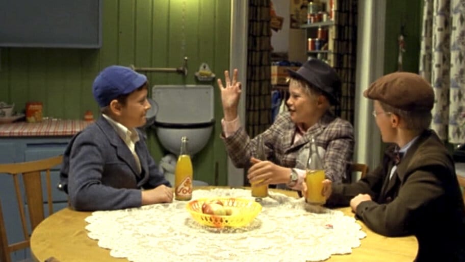 Olsenbanden Jr. Går under vann backdrop