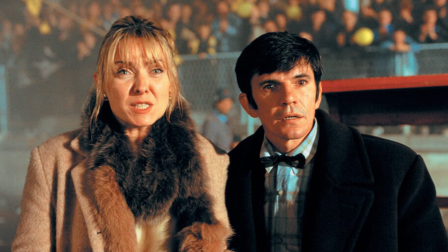 La vie est un miracle backdrop