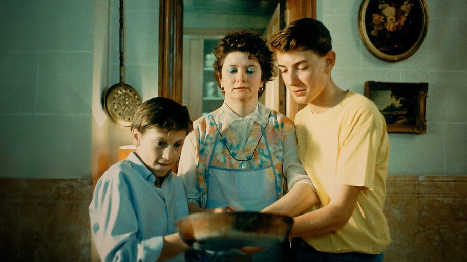 La vie est un long fleuve tranquille backdrop