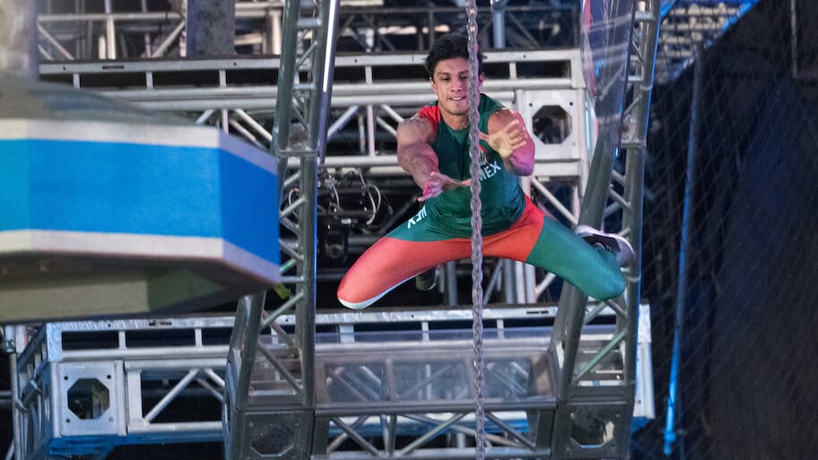 Ultimate Beastmaster Mexico backdrop