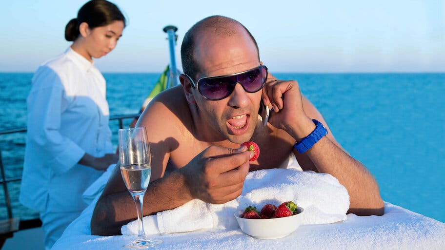 Sole a Catinelle backdrop