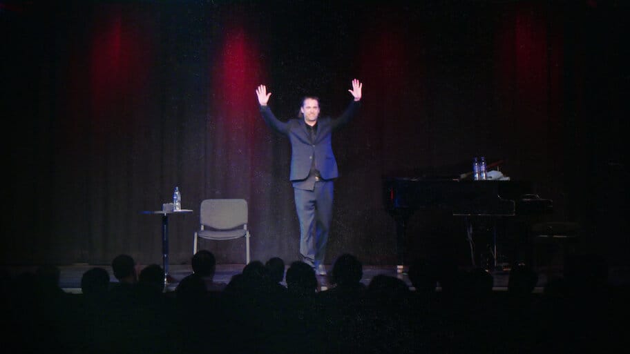 Hans Teeuwen: Real Rancour backdrop