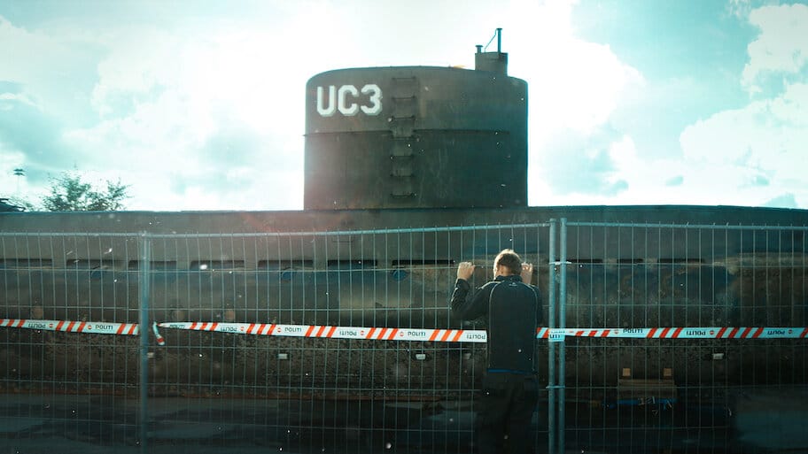 Into the Deep: The Submarine Murder Case backdrop