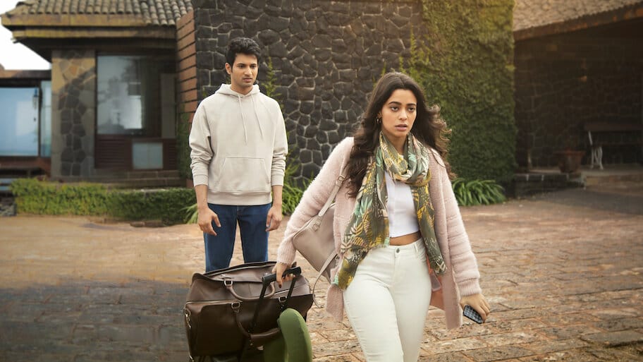 Feels Like Ishq backdrop