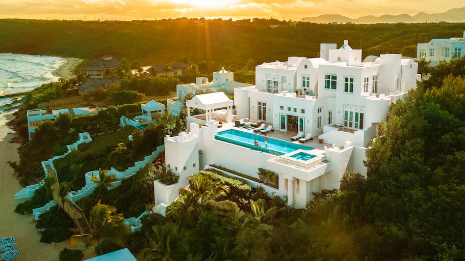 The World's Most Amazing Vacation Rentals backdrop