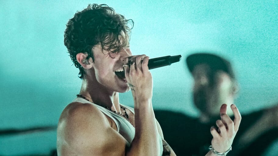 Shawn Mendes: Live in Concert backdrop