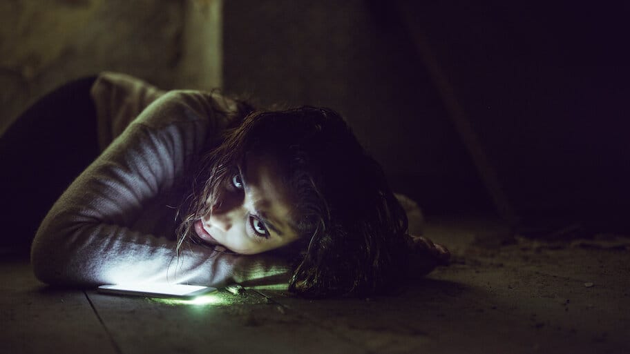 Kolaiyuthir Kaalam backdrop