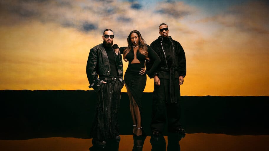 Rhythm + Flow France backdrop