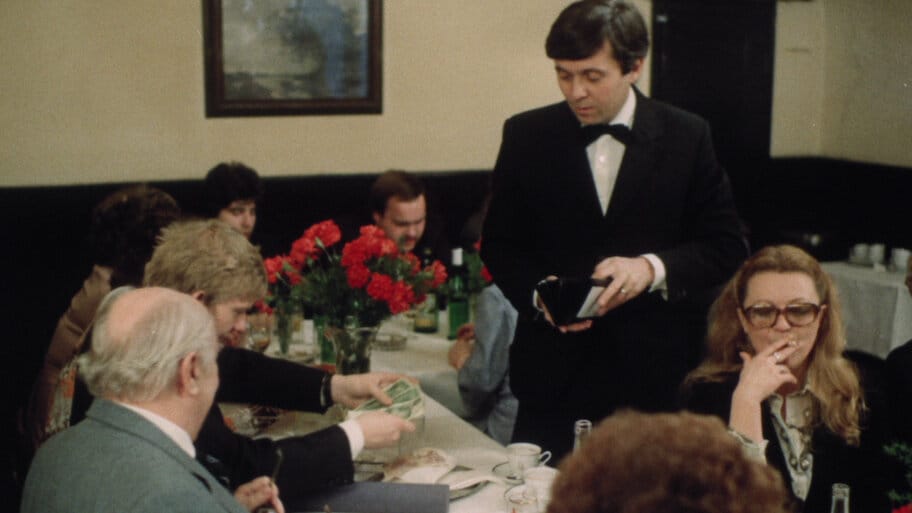 Run, Waiter, Run! backdrop