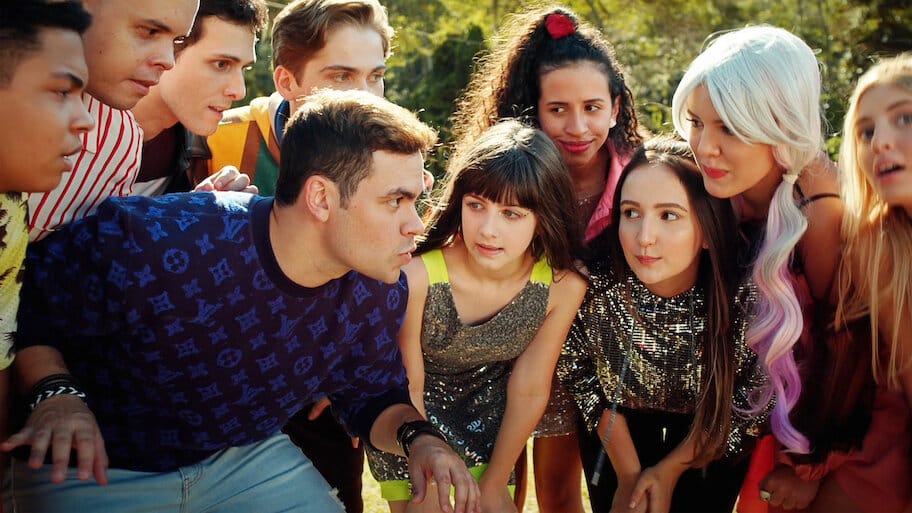 Luccas Neto em: Acampamento de Férias 3 backdrop