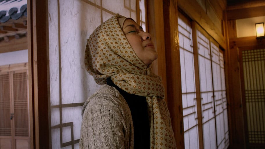Jilbab Traveler: Love Sparks In Korea backdrop