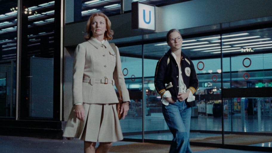 France, société anonyme backdrop