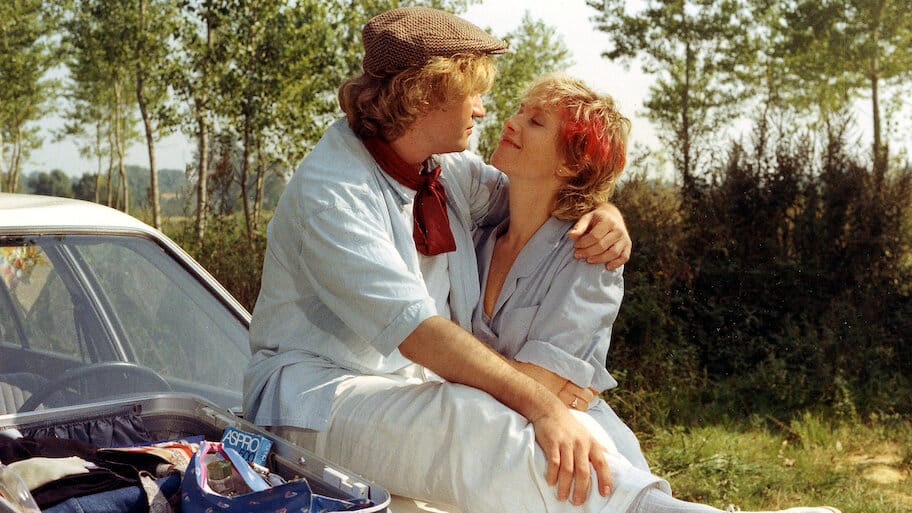 Sincerely Charlotte backdrop