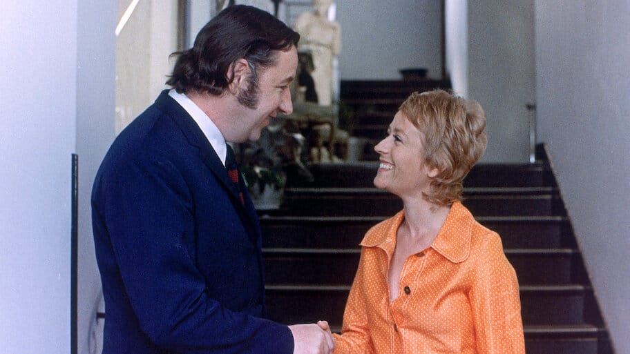 La vieille fille backdrop