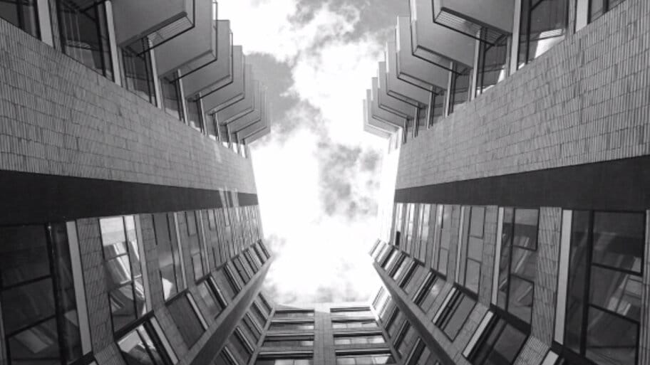 Antonio Lamela backdrop