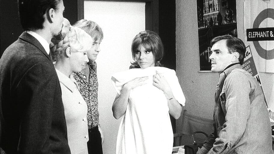 Her Private Hell backdrop