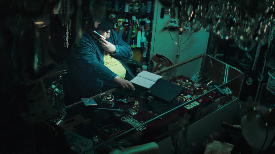 Big Mäck: Gangsters and Gold backdrop