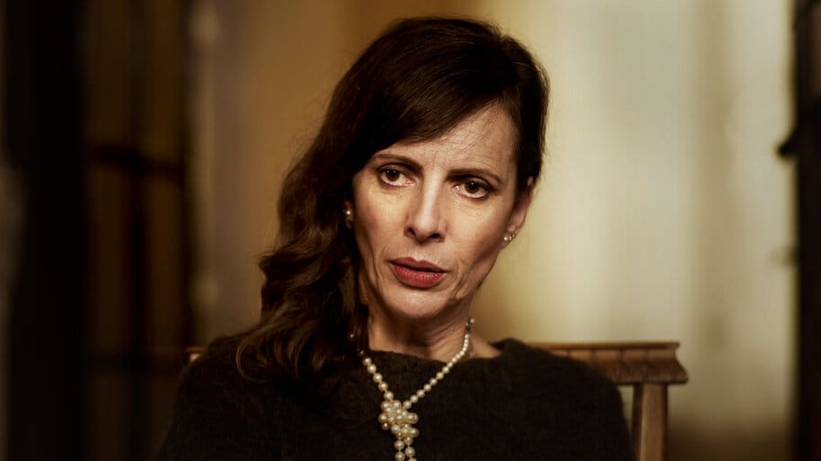 Amalia in the Fall backdrop