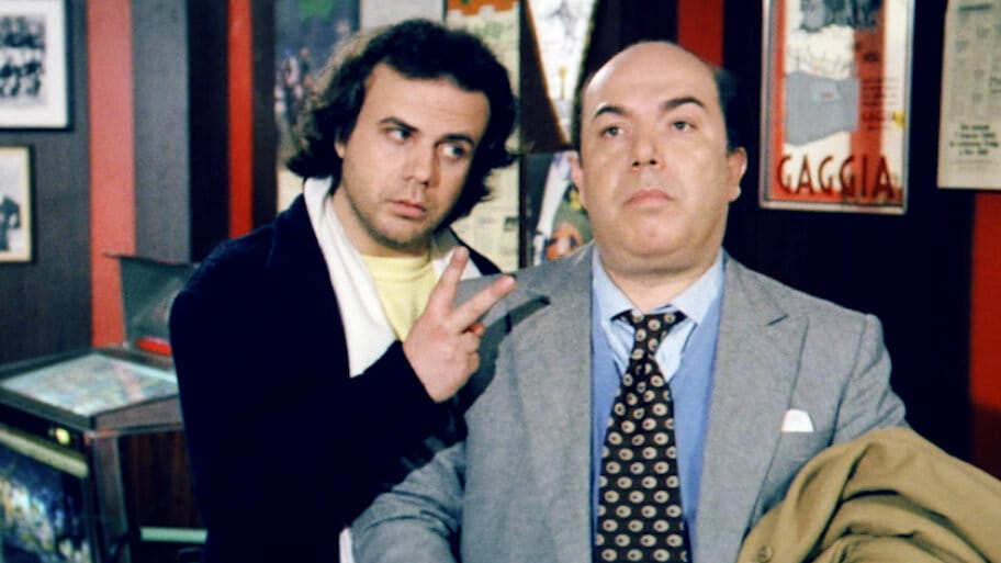 Al bar dello sport backdrop