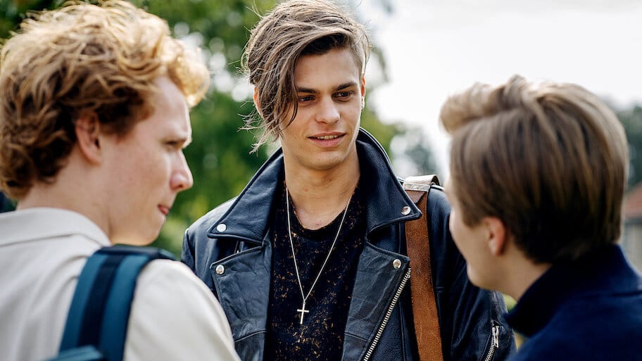 Pretty Young Thing backdrop