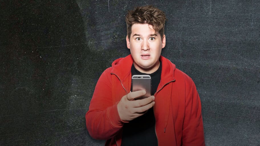 Chris Tall: Selfie von Mutti backdrop