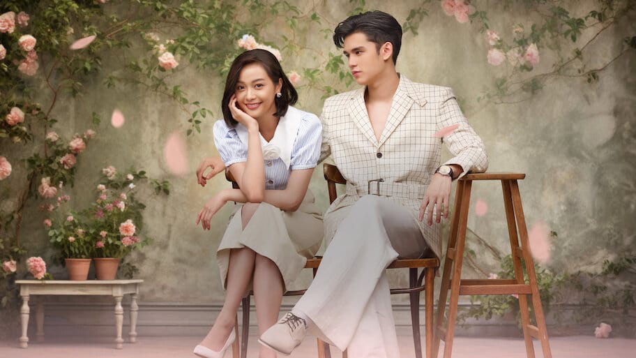 Dhevaprom: Jaipisut backdrop