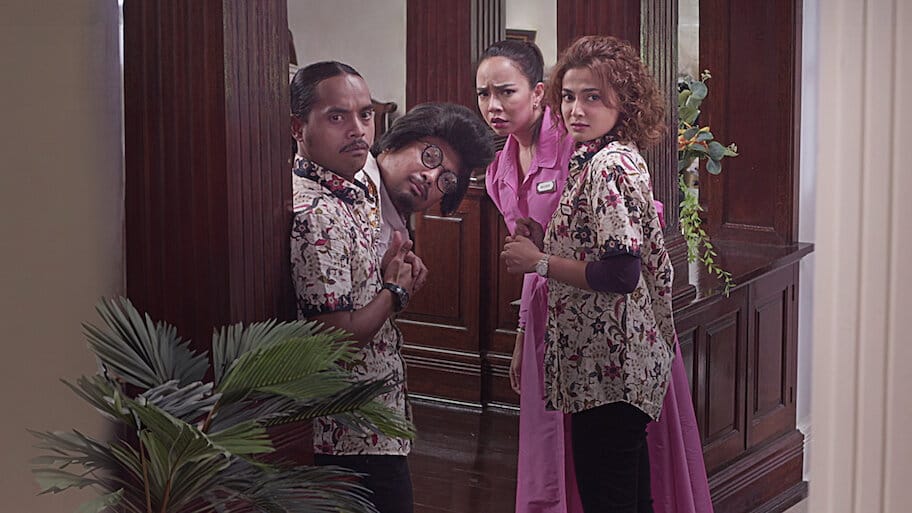 Sumpahan Malam Raya backdrop