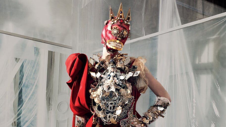 High & Low - John Galliano backdrop