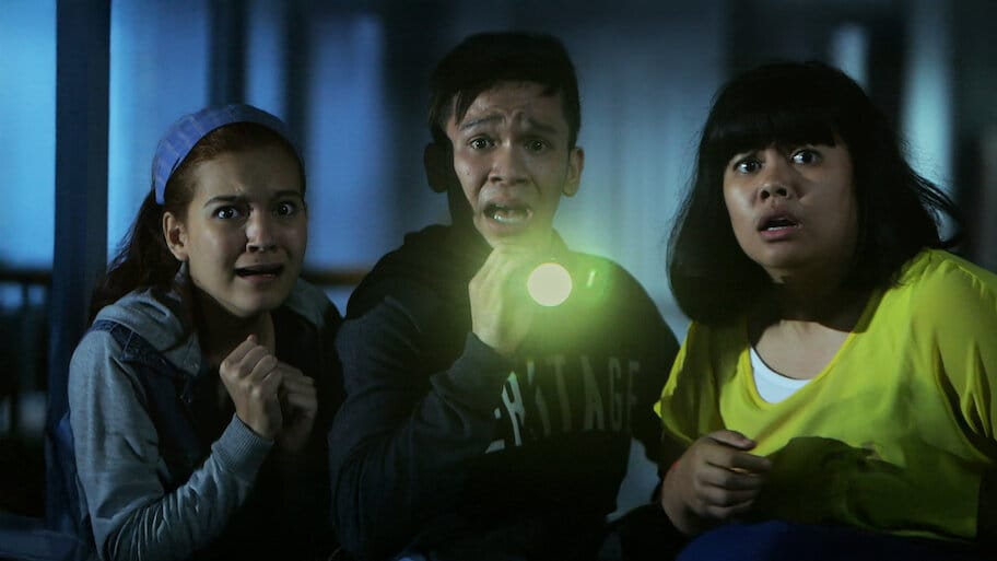 Dilarang Masuk..! backdrop