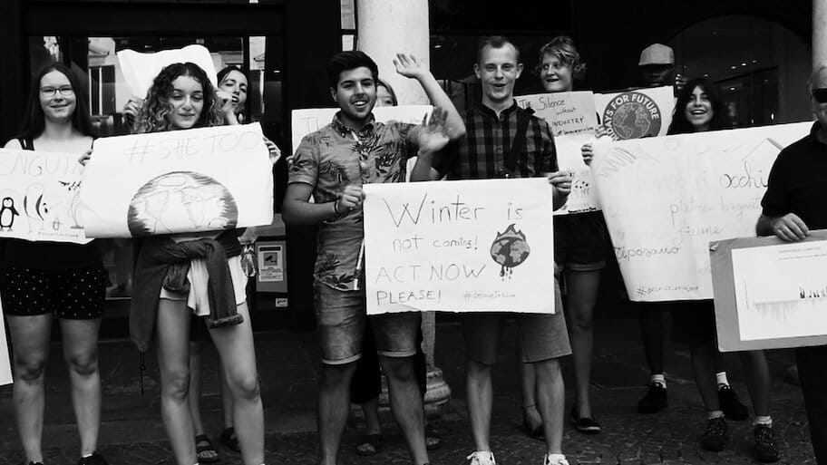 Saveart Recycling Art backdrop