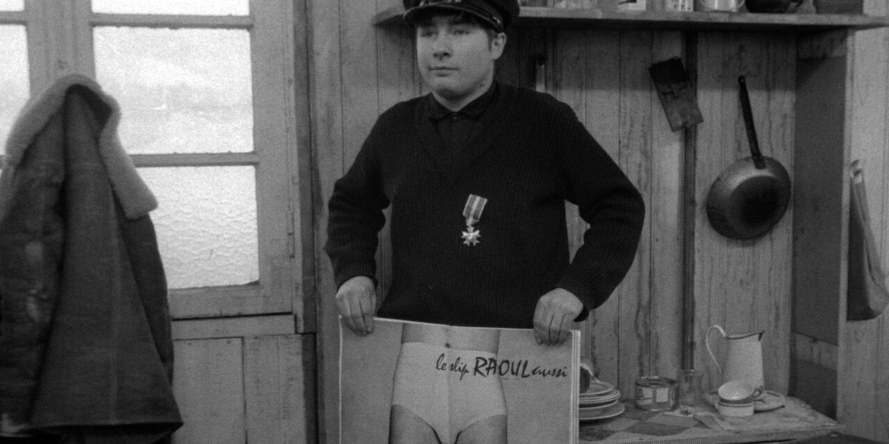 Les Carabiniers backdrop