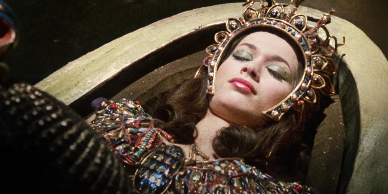 Blood from the Mummy's Tomb backdrop