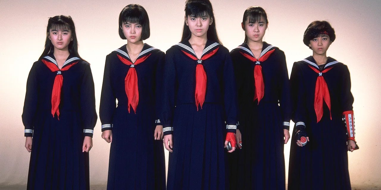 YOYO-Girls Cops backdrop