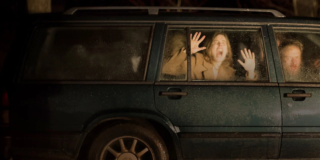 Speak No Evil backdrop